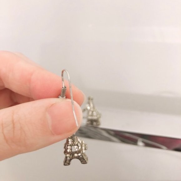 NEW Eiffel Tower Earrings (bought in Paris) - Picture 8 of 8